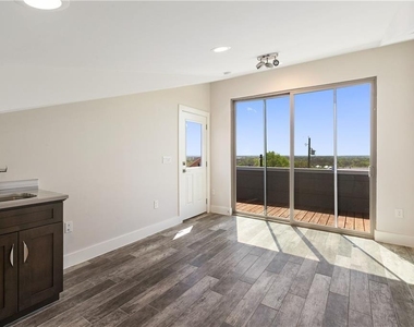2702 Crest Ave - Photo Thumbnail 21