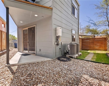 2702 Crest Ave - Photo Thumbnail 27