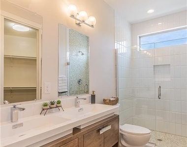 2702 Crest Ave - Photo Thumbnail 17