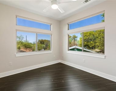 2702 Crest Ave - Photo Thumbnail 12