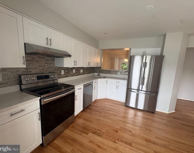 7779 Chatfield Lane - Photo Thumbnail 4