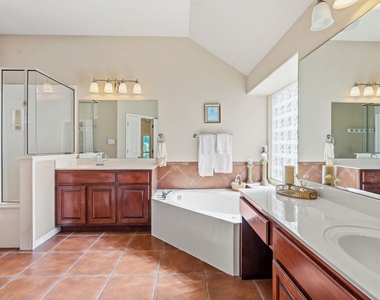 16305 Almaden Dr - Photo Thumbnail 17