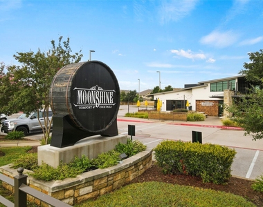 16305 Almaden Dr - Photo Thumbnail 35