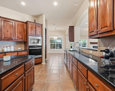16305 Almaden Dr - Photo Thumbnail 8