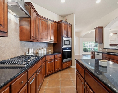 16305 Almaden Dr - Photo Thumbnail 10