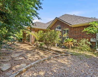 16305 Almaden Dr - Photo Thumbnail 27