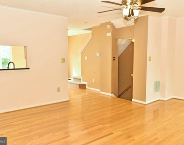 7005 Cradlerock Farm Court - Photo Thumbnail 5