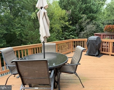 6206 Manchester Way - Photo Thumbnail 19