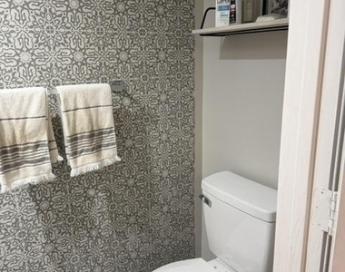 6206 Manchester Way - Photo Thumbnail 11