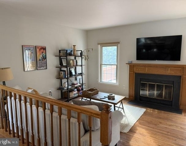 6206 Manchester Way - Photo Thumbnail 6