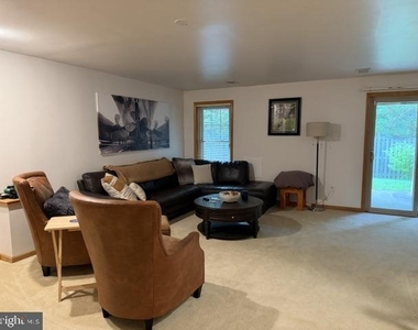 6206 Manchester Way - Photo Thumbnail 1