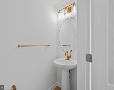9942-a Count Fleet Crescent - Photo Thumbnail 12