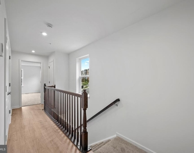 9942-a Count Fleet Crescent - Photo Thumbnail 13