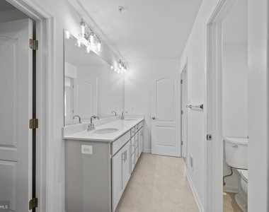 9942-a Count Fleet Crescent - Photo Thumbnail 20