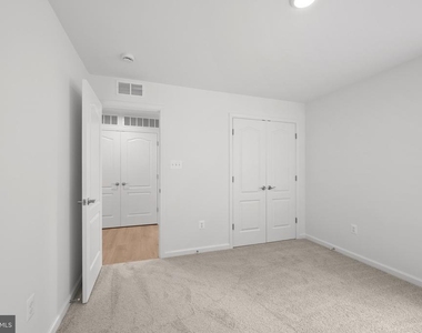 9942-a Count Fleet Crescent - Photo Thumbnail 26