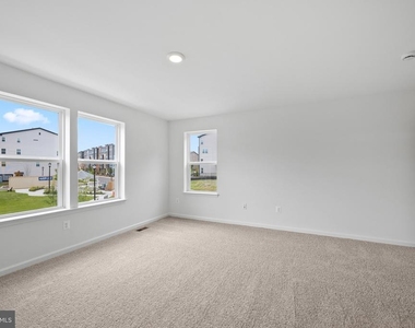 9942-a Count Fleet Crescent - Photo Thumbnail 17