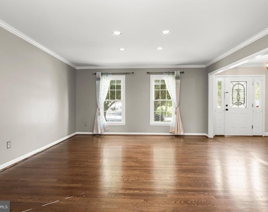 10217 Tuscany Road - Photo Thumbnail 5