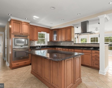 10217 Tuscany Road - Photo Thumbnail 12