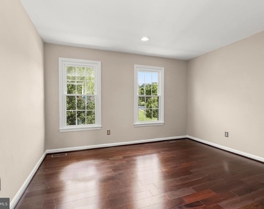 10217 Tuscany Road - Photo Thumbnail 30