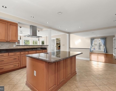 10217 Tuscany Road - Photo Thumbnail 13