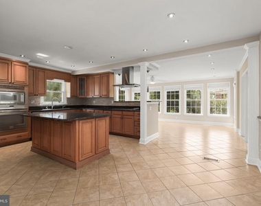 10217 Tuscany Road - Photo Thumbnail 11