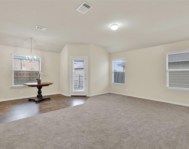 217 Teron Dr - Photo Thumbnail 3