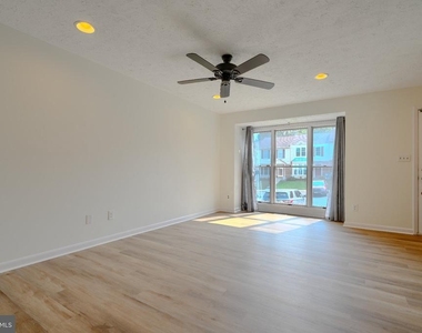 3409 Howell Court - Photo Thumbnail 4