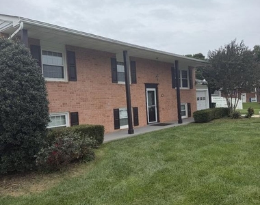 600 Lancelot Lane - Photo Thumbnail 35