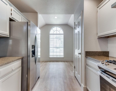 13400 Balamos Dr - Photo Thumbnail 3
