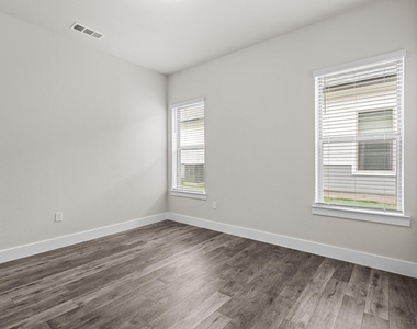 865 Limmer Loop - Photo Thumbnail 14