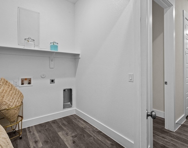 865 Limmer Loop - Photo Thumbnail 24