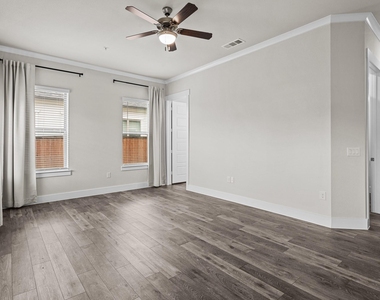 865 Limmer Loop - Photo Thumbnail 28