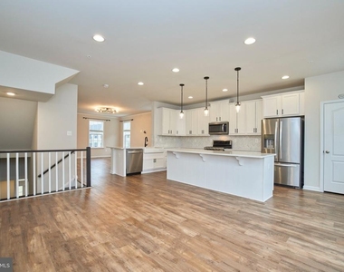 6228 Davinci Street - Photo Thumbnail 4