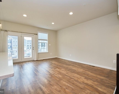 6228 Davinci Street - Photo Thumbnail 9