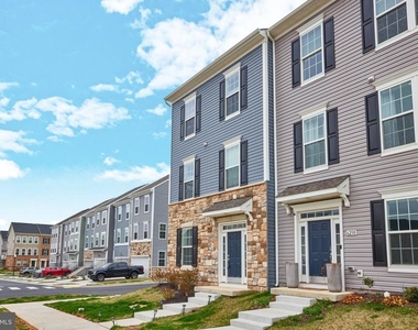 6228 Davinci Street - Photo Thumbnail 2