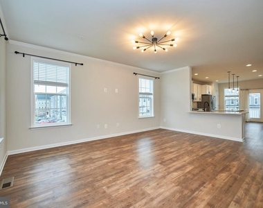 6228 Davinci Street - Photo Thumbnail 11