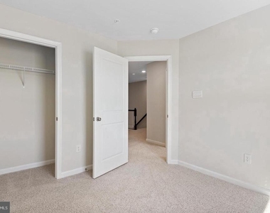 418 Carroll Walk Ave - Photo Thumbnail 19