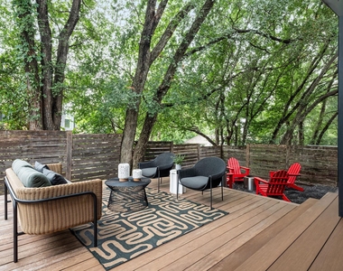 1703 Perez St - Photo Thumbnail 11