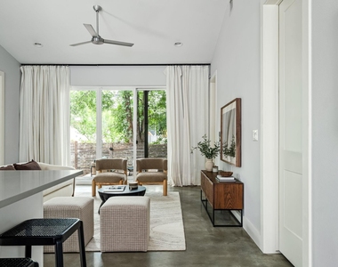 1703 Perez St - Photo Thumbnail 4