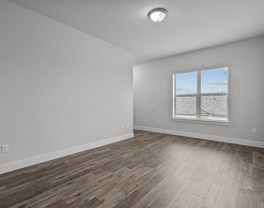 865 Limmer Loop - Photo Thumbnail 28
