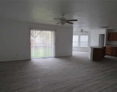 2107 Deer Creek Trl - Photo Thumbnail 4