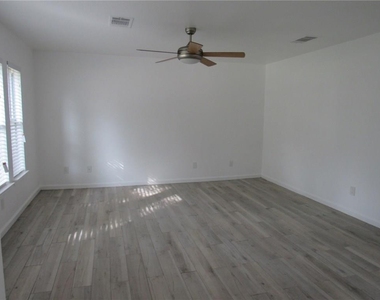 2107 Deer Creek Trl - Photo Thumbnail 2