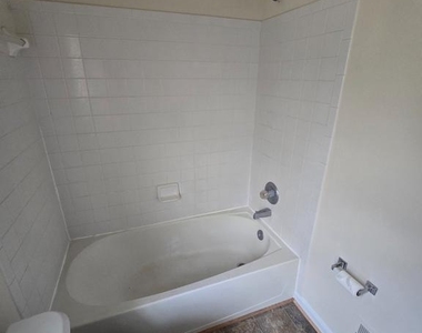 7910 Monarch Street - Photo Thumbnail 33