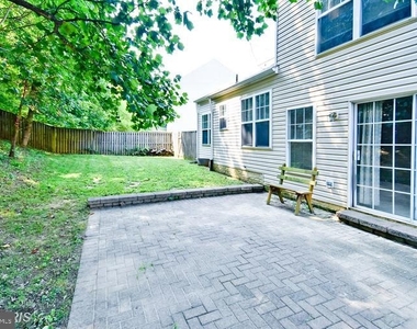 7910 Monarch Street - Photo Thumbnail 4