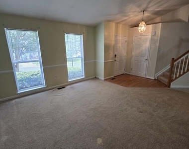 7910 Monarch Street - Photo Thumbnail 5