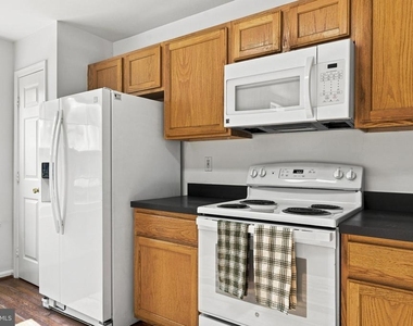 387 Cambridge Place - Photo Thumbnail 9