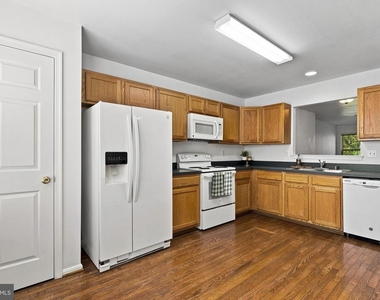 387 Cambridge Place - Photo Thumbnail 5