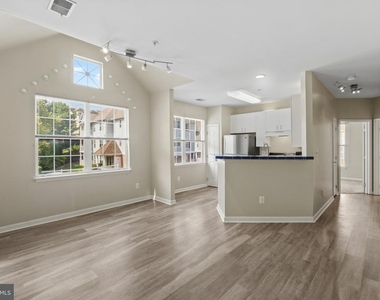 5000 Willow Branch Way - Photo Thumbnail 9