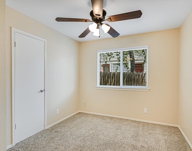 519 Cutty Trl - Photo Thumbnail 7