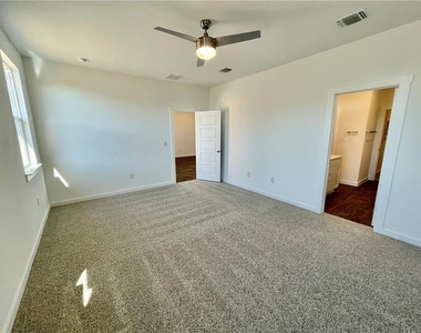 3025 Egan Dr - Photo Thumbnail 5